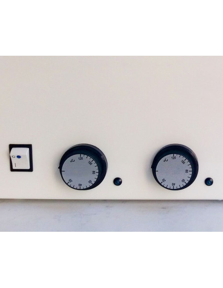 Decantor ceara cu picior si robinet de scurgere